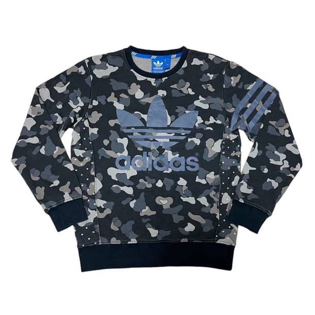 아디다스 빅파이어 카모 맨투맨