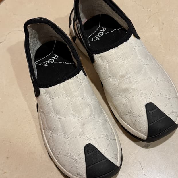 로아하이킹 ROA 퀼팅 슬립온 아이보리