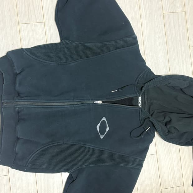 미스치프 후드집업