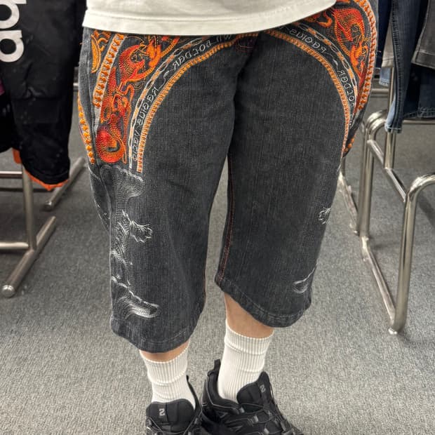 34) 크라운 홀더 자수 데님팬츠 반바지 흑청