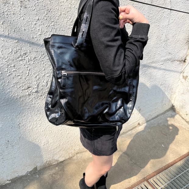 마르니 에나멜 레더 토트백