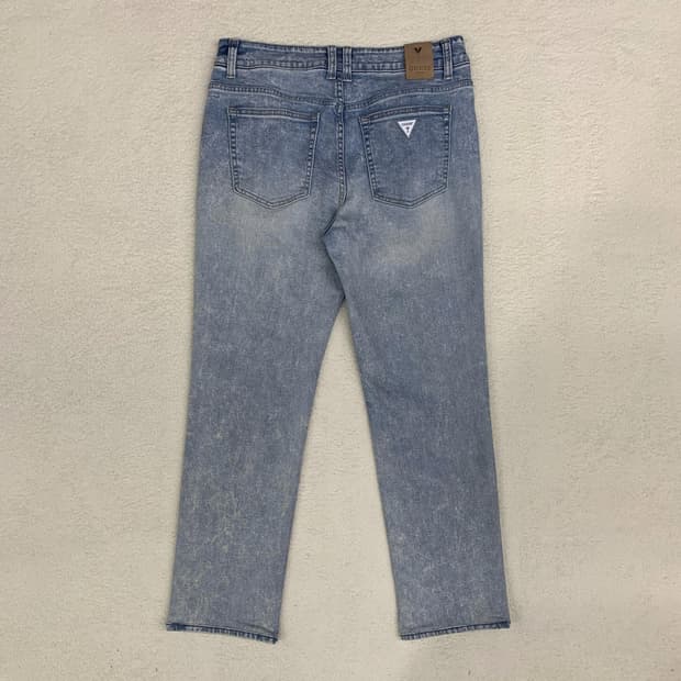 [33] 게스 화이트 플레이트 테이퍼드핏 데님팬츠