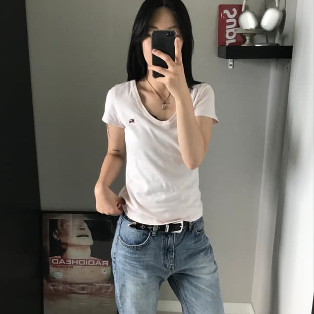 버버리 블루라벨 일본라인 기마상로고 브이넥라인 반팔티