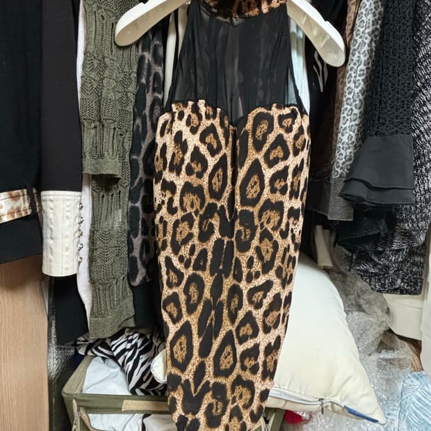 오네갸루 호피 레오파드 바디수트 홀터넥 민소매 시스루 탑 d.i.a.깔