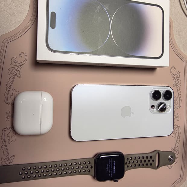 아이폰 14 프로 맥스 실버 256 + 에어팟 3세대 + 애플워치 se