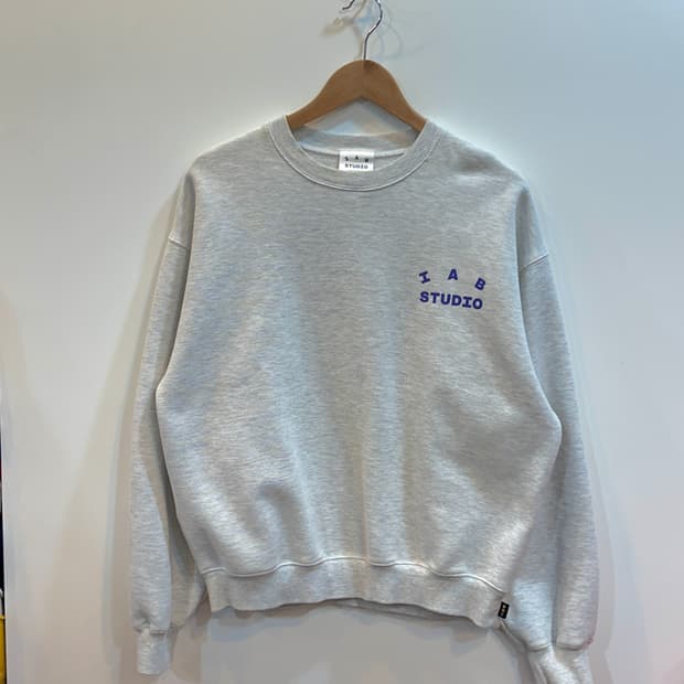 아이앱스튜디오 라이트그레이 맨투맨 여성 L