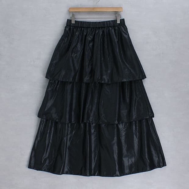 studio CLIP _ tiered satin skirt