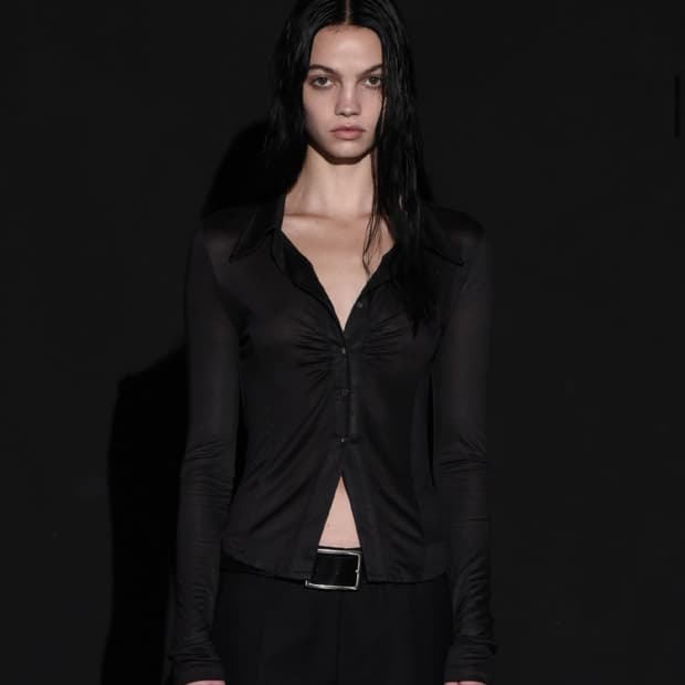 보헤미안서울 셔링 카라 셔츠 차콜