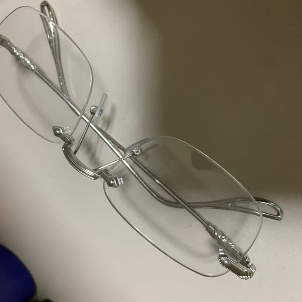 빈티지 안경이다