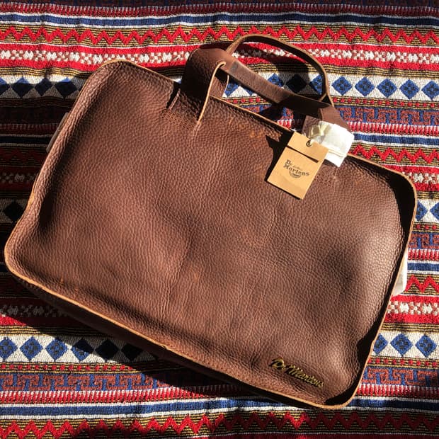 닥터마틴 그리즐리 노트북 브리프 케이스 가방 미사용