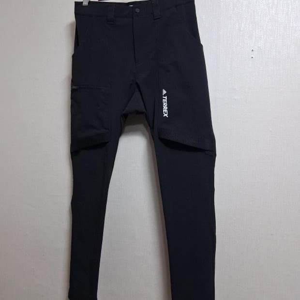 ADIDAS TERREX 팬츠 블랙 슬림형 남성 29 30
원산지 베트남