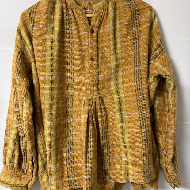 Women Kapital 상의 판매합니다. 