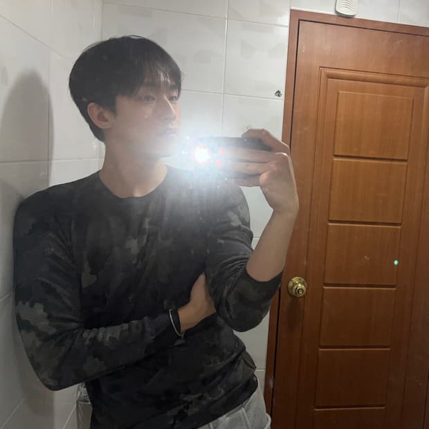 PRADA 슬림핏 카모플라쥬 울 니트