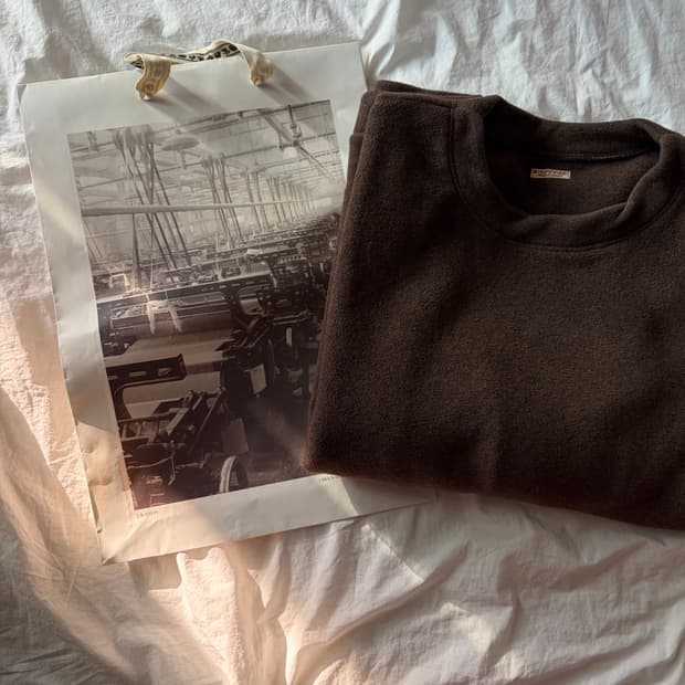 캐피탈 후리스 플리스 빅 크루 스웻셔츠 브라운