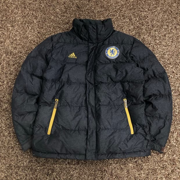 아디다스 첼시 구스다운 패딩