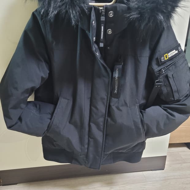 내셔널지오그래픽 유틸리티 숏패딩 블랙