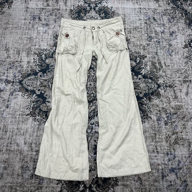White banding bootscut pants