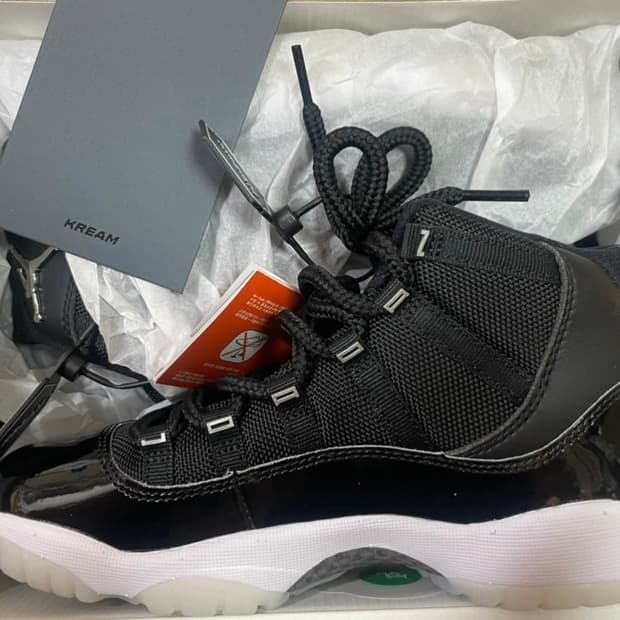 나이키 조던11 레트로 주빌리 230