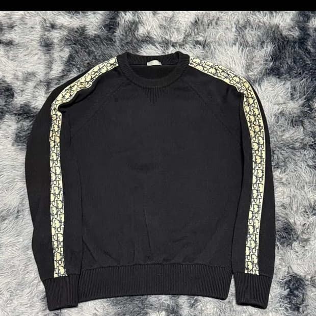 (새상품급) 디올 인서트 니트 팝니다 M