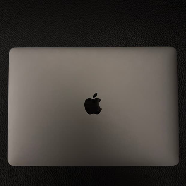 2019년 MacBook Pro 13인치 (Touch Bar 포함)