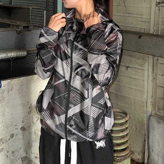 Asics windbreaker