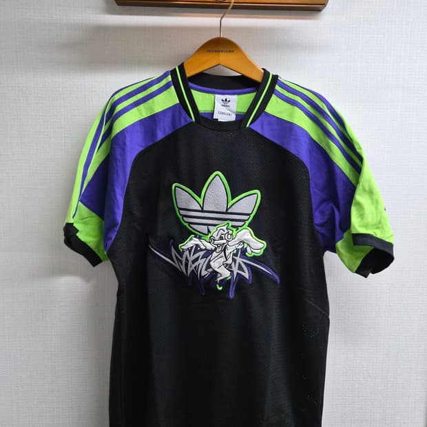 해외M) 아디다스 오리지널스 x 상콴즈(SANKUANZ) 매쉬 티 팝니다