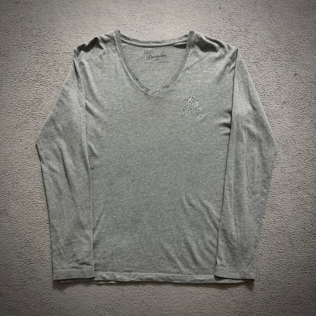 Skull stud long sleeve