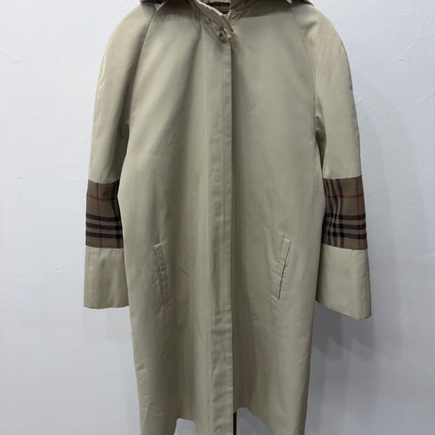 정품) 버버리 여성 체크 배색 후드 코트 66-77