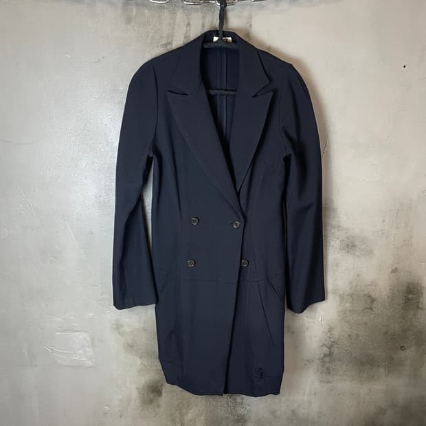 주카 비대칭 절개 코트