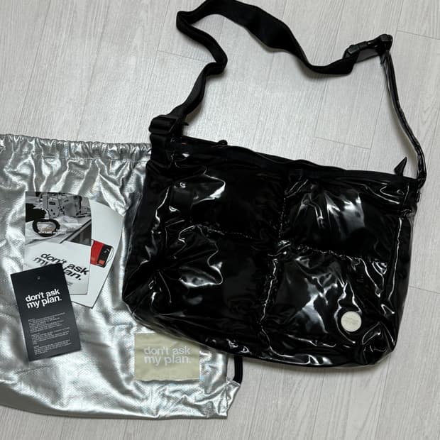 돈애스크마이플랜 패딩 메신저백