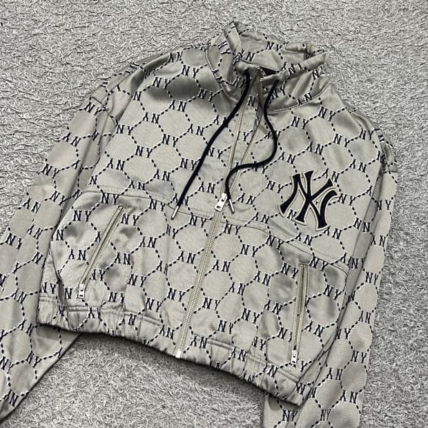 [우먼90] MLB 크롭 자켓