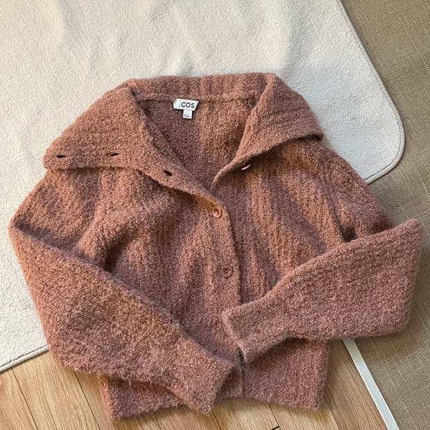 COS 알파카 하이넥 니트