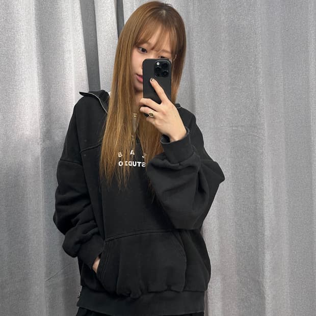 [정품]아이앱 반집업 맨투맨 블랙