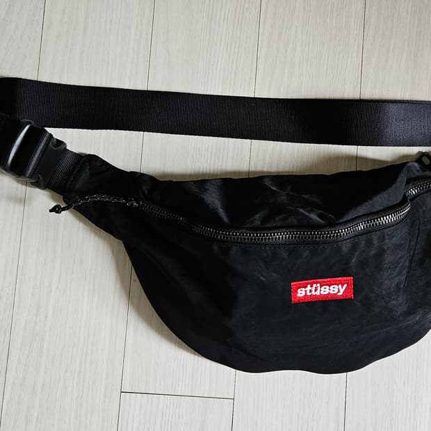정품 스투시 Stussy 블랙 힙색