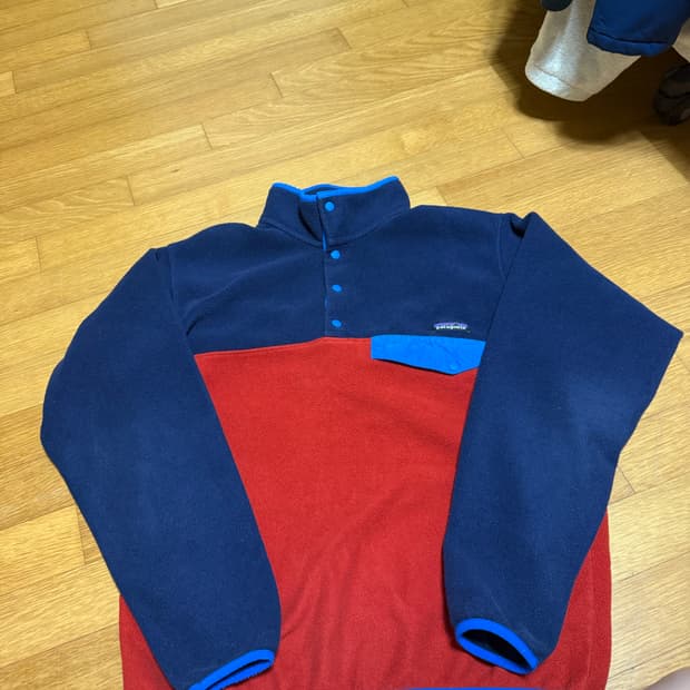 파타고니아 신칠라 M 네이비레드