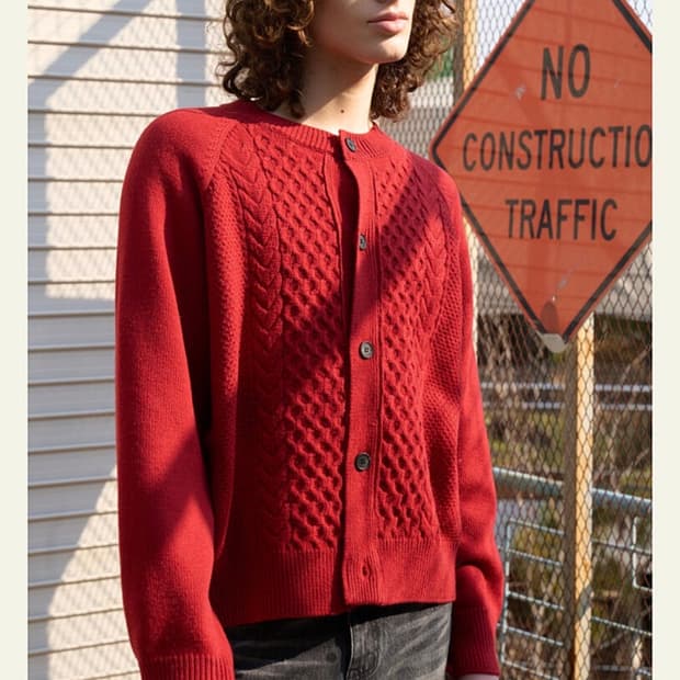 웨이비니스 더블 텍스처 라운드넥 가디건 레드 2