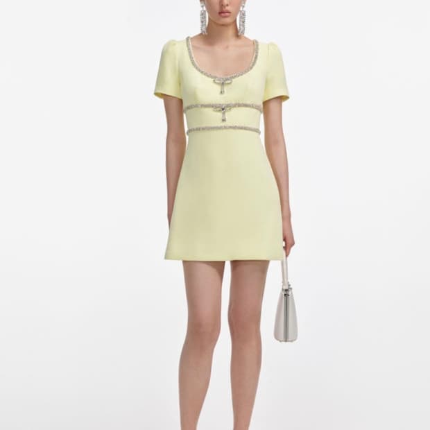 셀프포트레이트 YELLOW CREPE CRYSTAL TRIM MINI