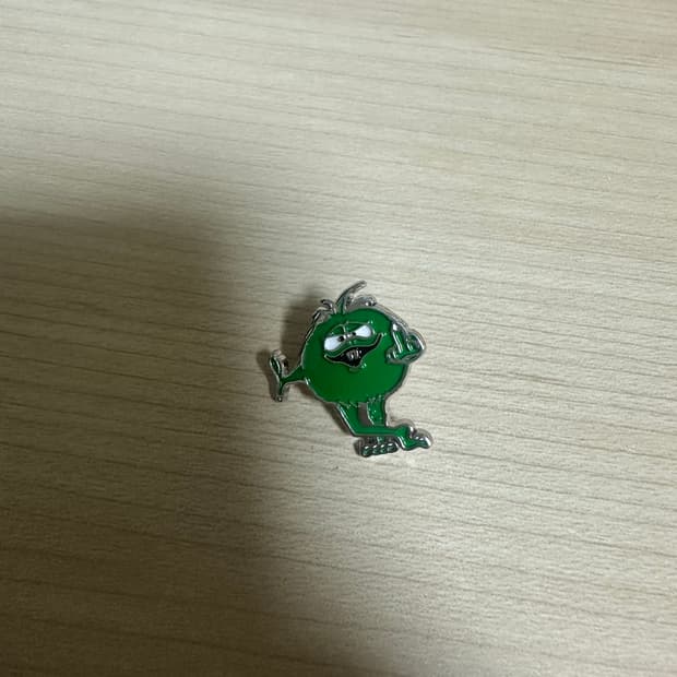 슈프림 카마초 핀