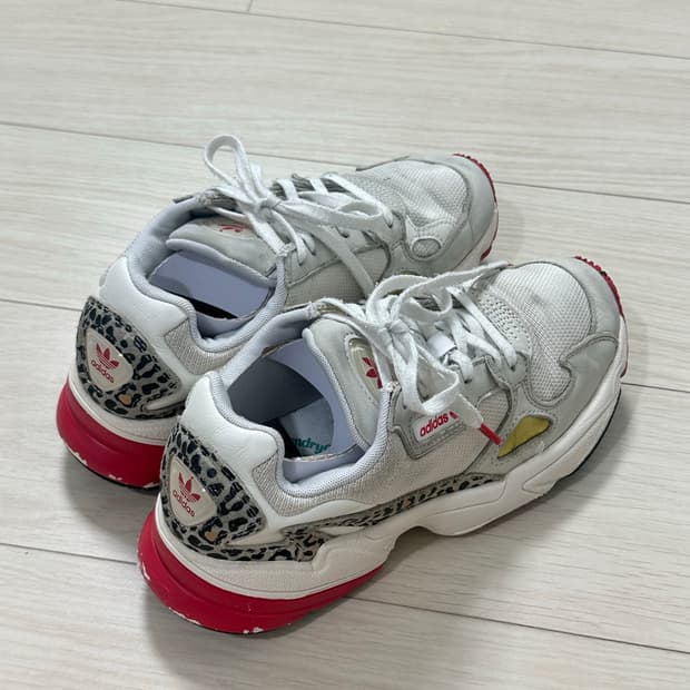 아디다스 팔콘 우먼 레오파드