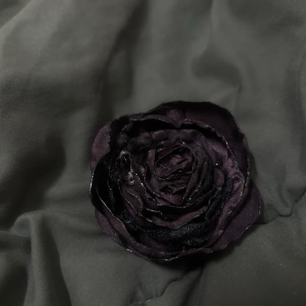 자작 꽃 코사지