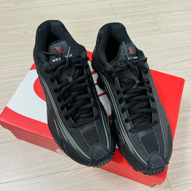 나이키 샥스 R4 블랙 브라이트 크림슨 270