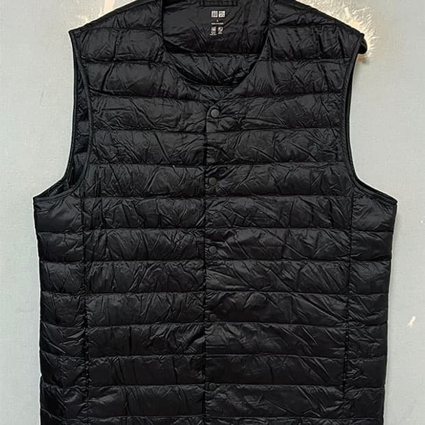 유니클로 남자 경량 패딩조끼 새상품 L 95-100