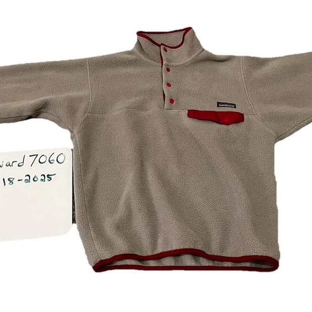 10s 파타고니아 신칠라 스냅-T 그레이/레드 콜롬비아