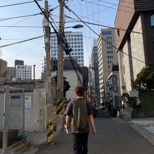 032c 뉴 클래식 와이드 레그 진 워시드 블랙