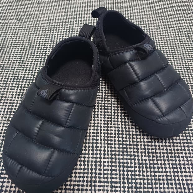 The North Face 키즈 패딩 슬립온(200)

