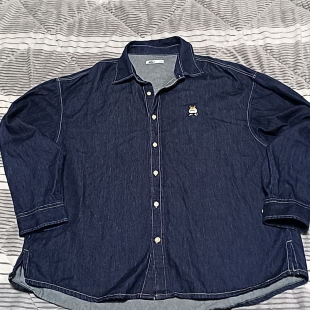 스파오 오버핏 데님셔츠 XL 가슴67 기장78