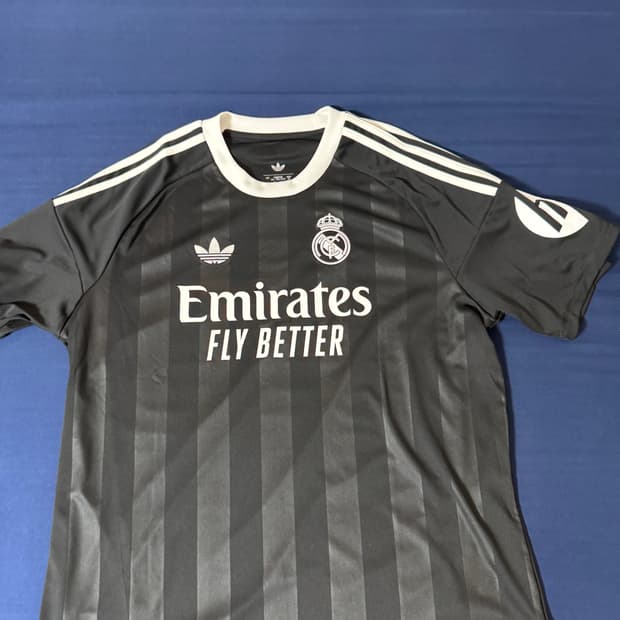 레알마드리드 골키퍼 져지 25-26 블랙