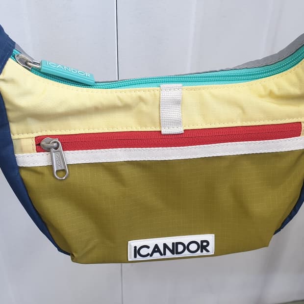 ICANDOR 멀티 컬러 크로스백 강아지산책가방