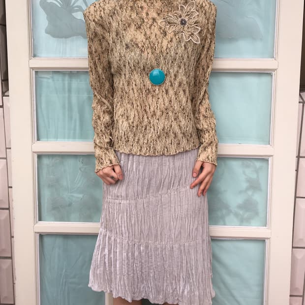 Corsage point lace high neck sleeve