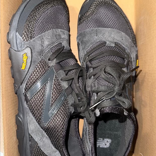 [245] 뉴발란스 미니머스 MT10O 블랙 캐슬락